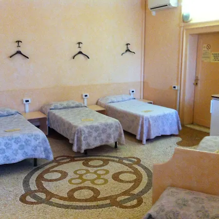 Cadoro בית הארחה