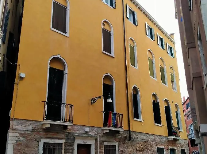 Cadoro Casa de hóspedes 2*