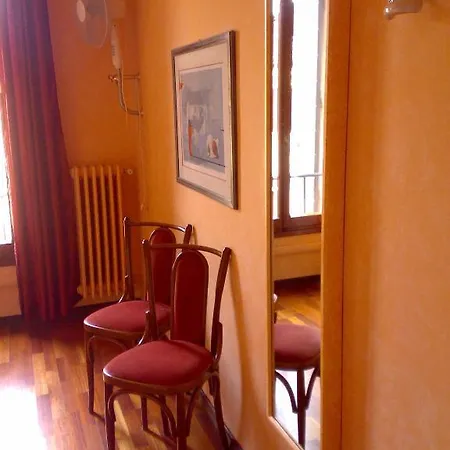 Πανσιόν Cadoro 2*