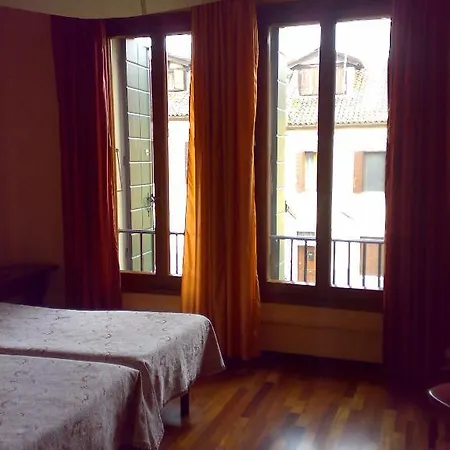 Πανσιόν Cadoro